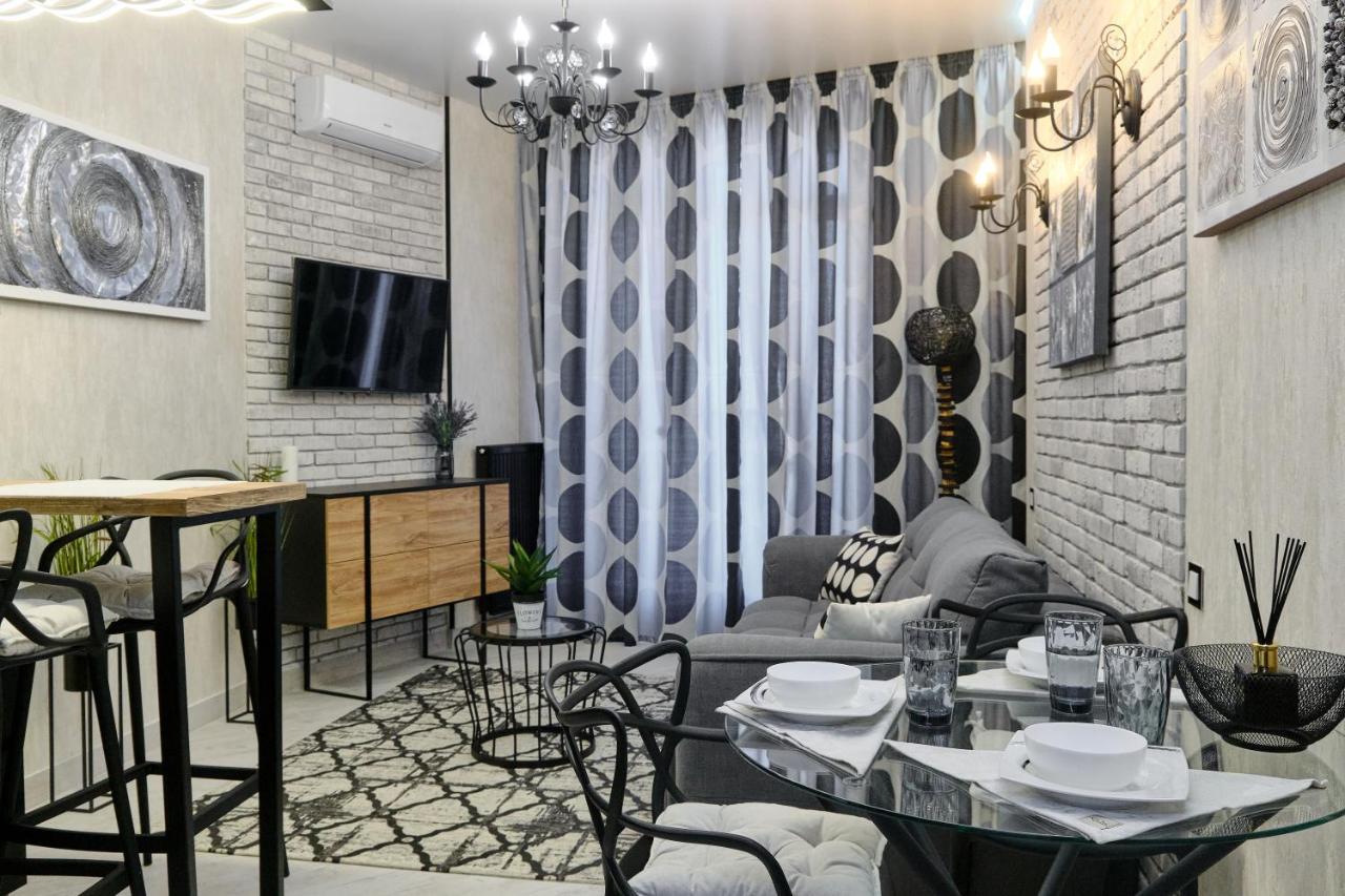 Luxury Apartments Sea View Julymia Odessa Dış mekan fotoğraf